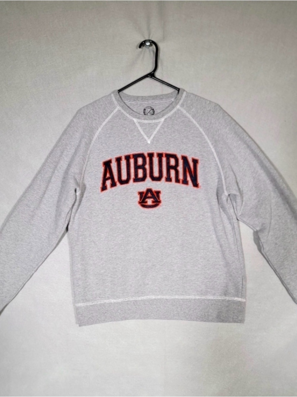 Campus Drive Auburn Tigers Crewneck Embroidered Sweatshirt Size Medium
